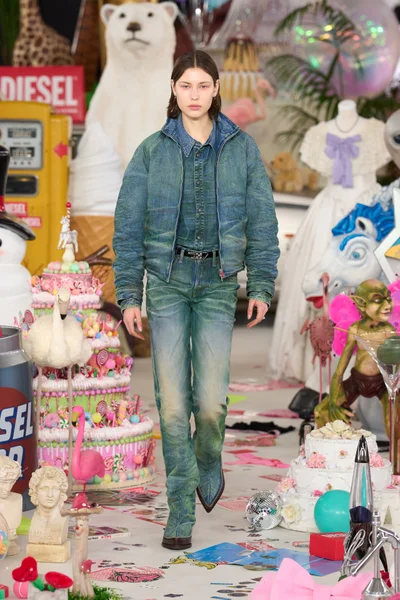 Look 60